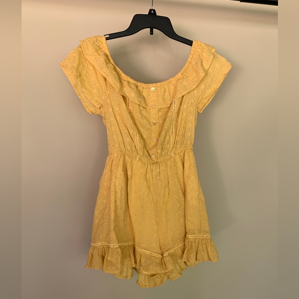 Dainty Hooligan - Yellow lace/crochet romper with ruffles - XS